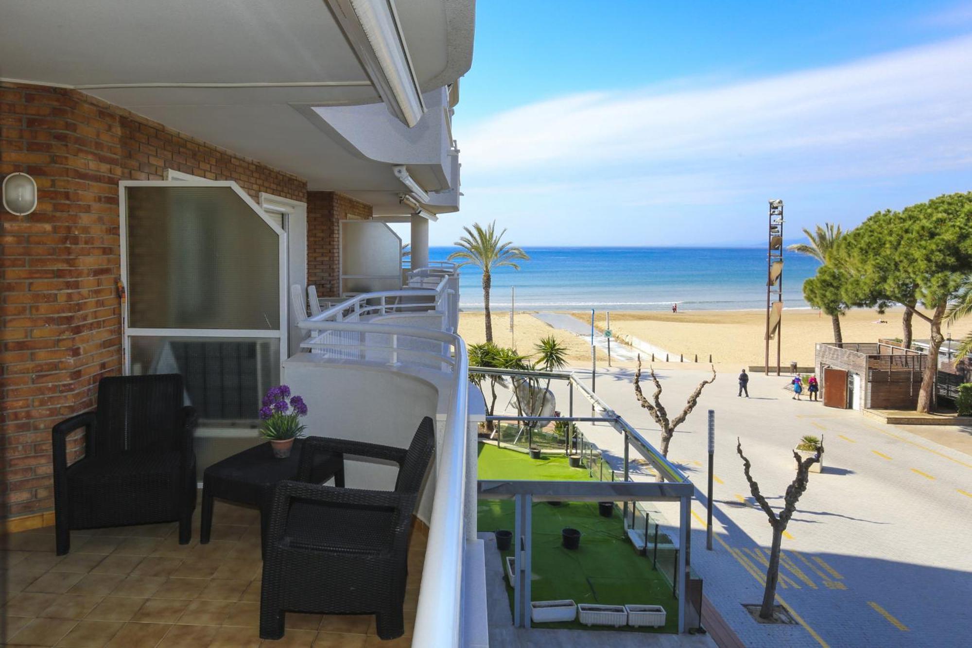 Santillana Homestay By Turismar Salou Buitenkant foto